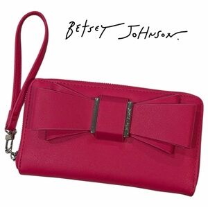 Betsey Johnson Fuchsia Faux Leather Bow Wristlet‎